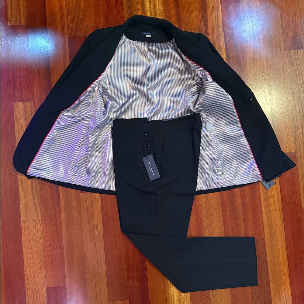 NWT Tommy Hilfiger Women’s Black Suit, 6/8 - Picture 2 of 15